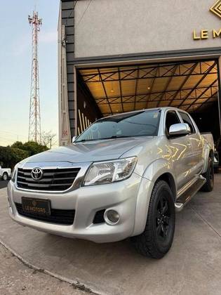 TOYOTA HILUX 2.7 SR 4X2 CD 16V FLEX 4P AUTOMÁTICO TOYOTA HILUX 2.7 SR 4X2 CD 16V FLEX 4P AUTOMÁTICO